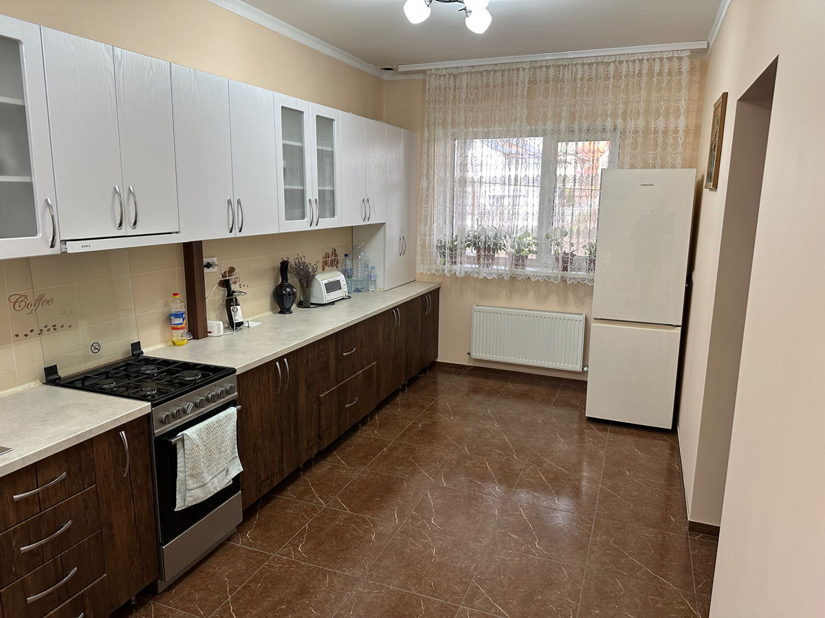 Apartament cu 2 camere, 75 m², Centru, Chișinău