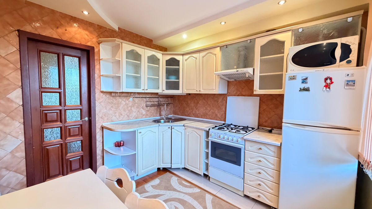Apartament cu 2 camere, 50 m², Sculeni, Chișinău