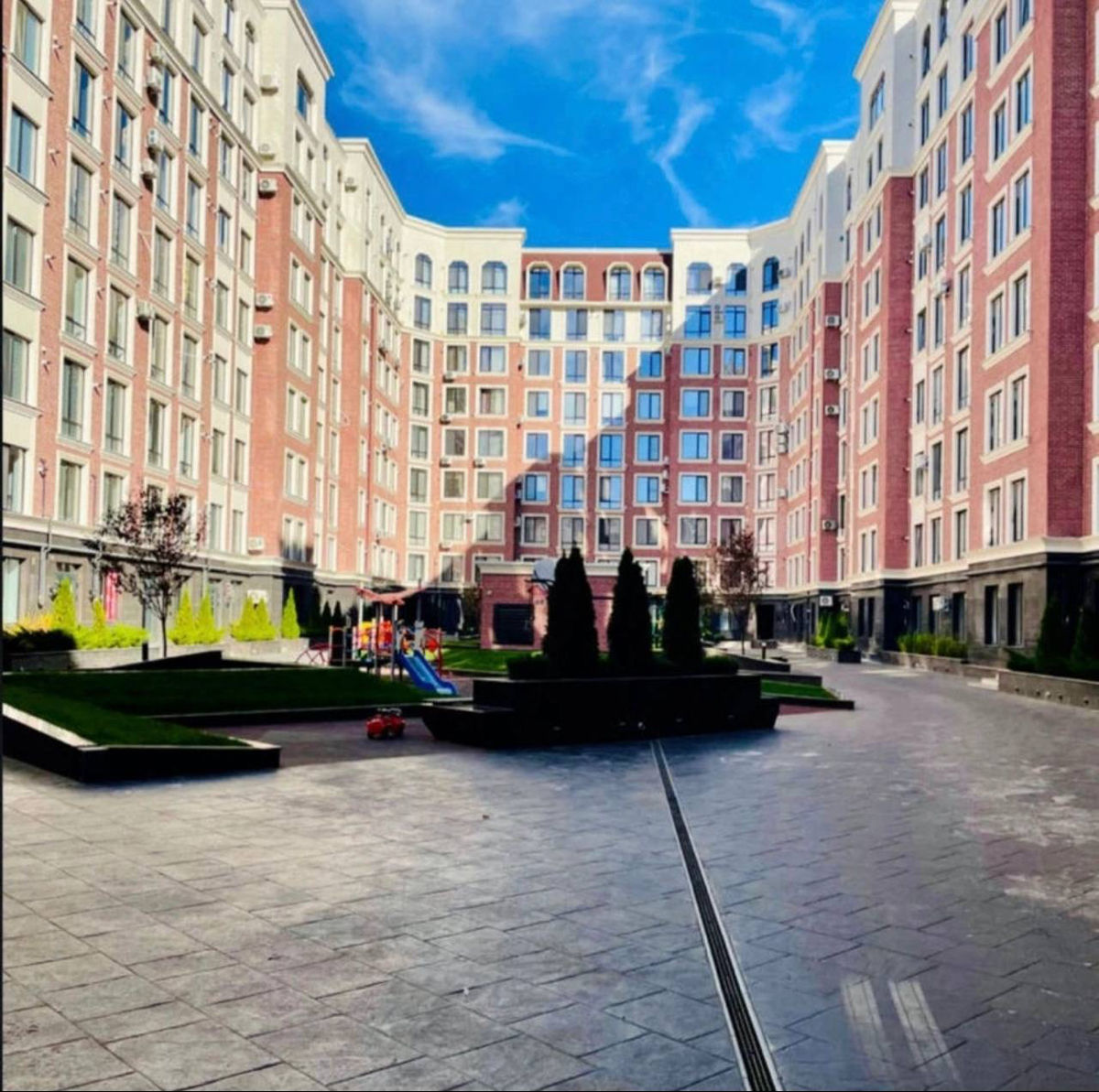 Apartament cu 2 camere, 65 m², Centru, Chișinău