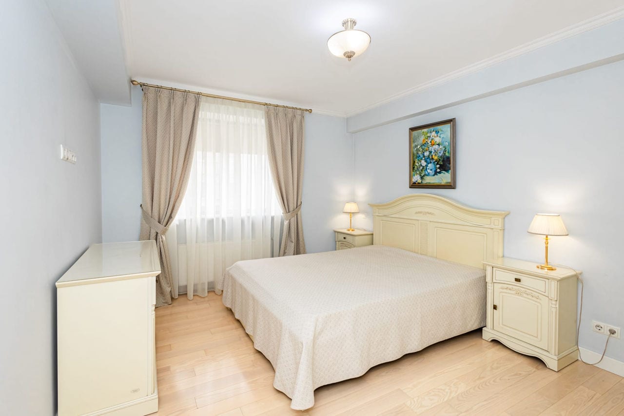 Apartament cu 2 camere, 80 m², Centru, Chișinău