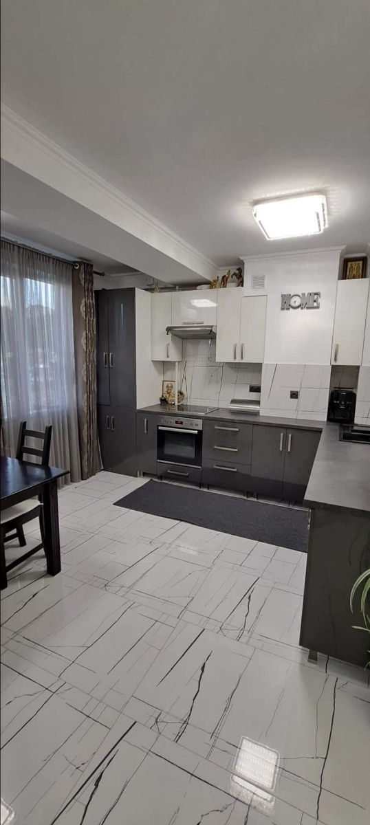 Apartament cu 2 camere, 68 m², Hîncești